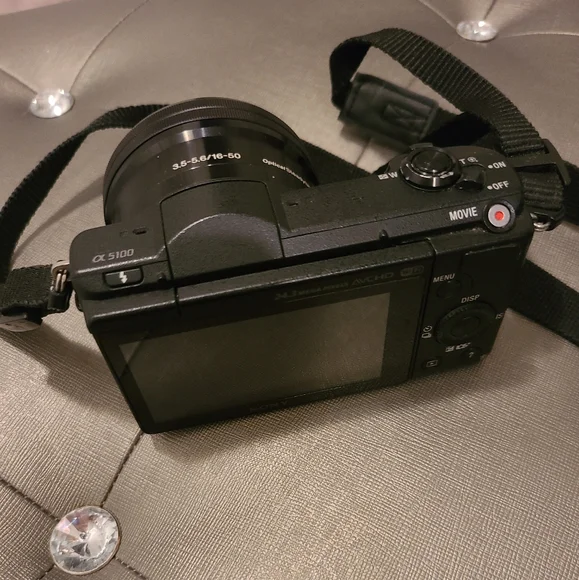 Sony Alpha a5100 Mirrorless Camera - Picture 3 of 12